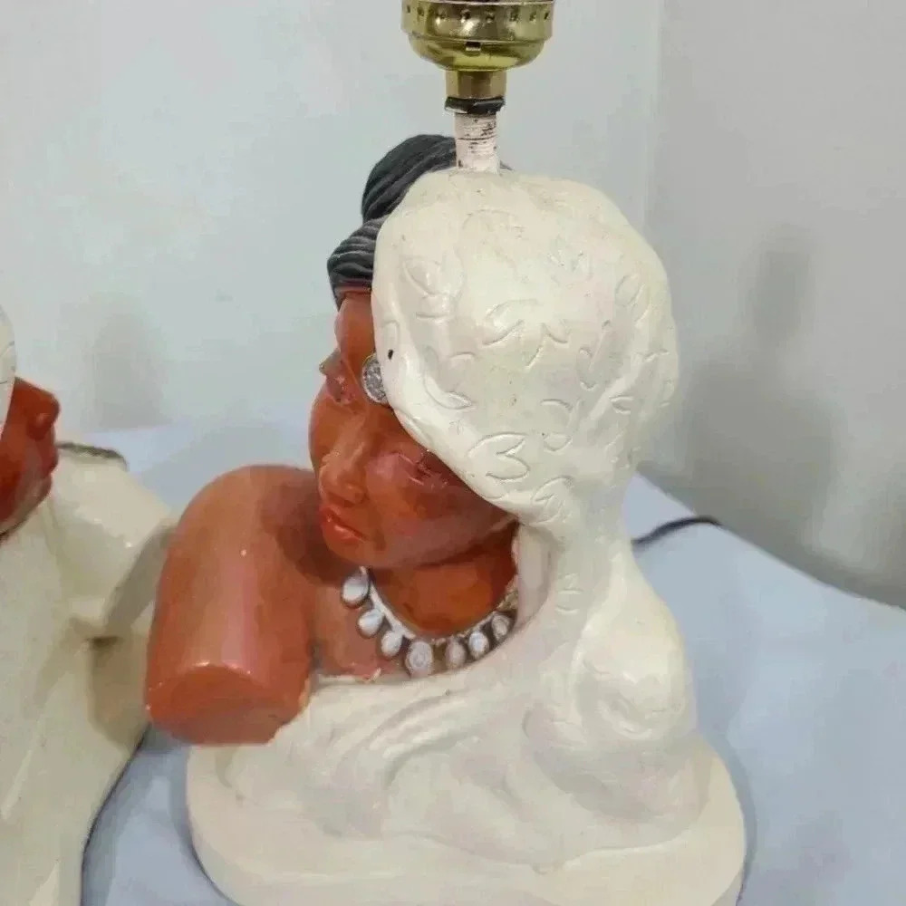 VINTAGE STATUARY CO. LAMP 1955 - Picture 9 of 10